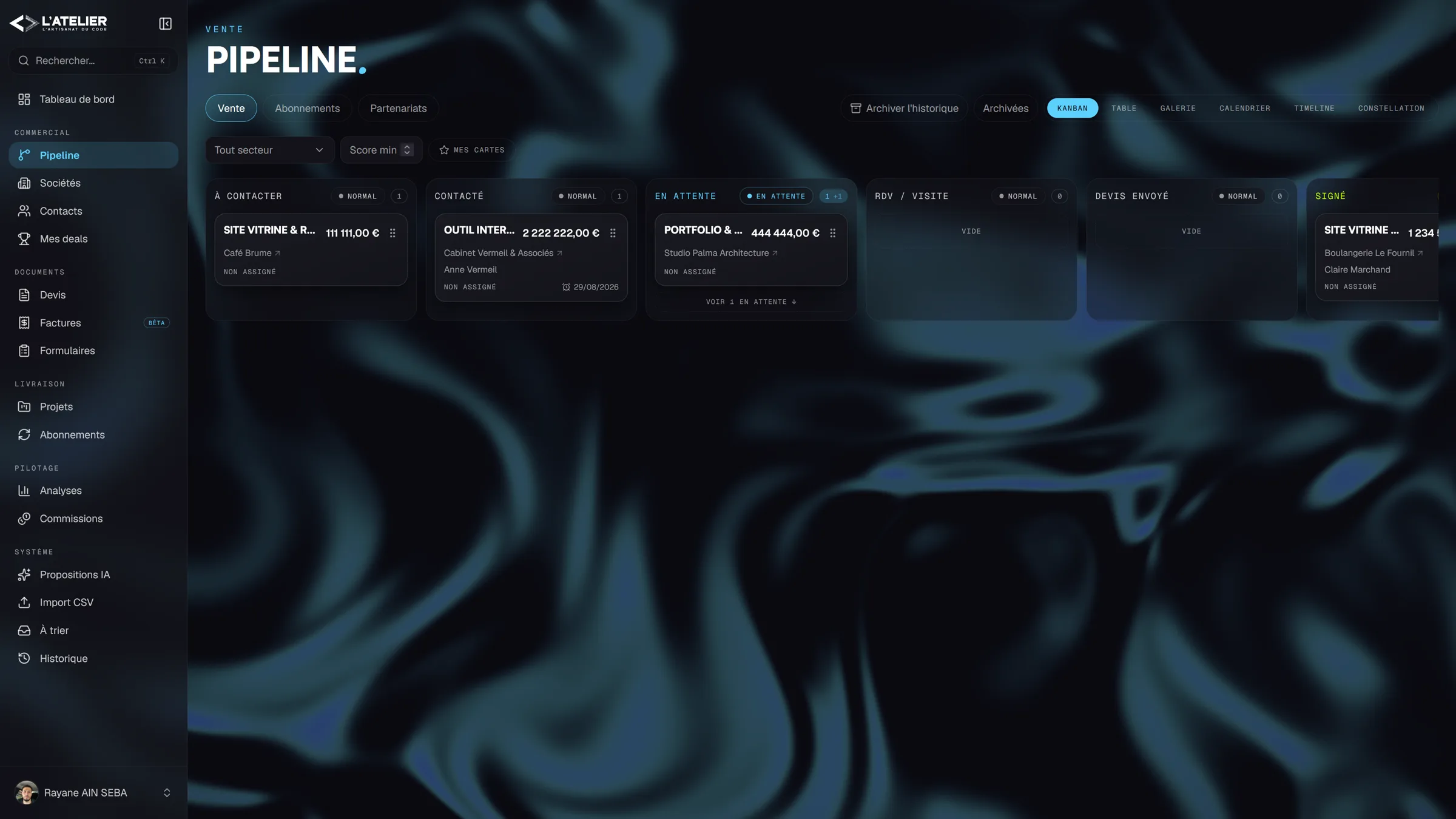 Pipeline de vente du CRM — kanban des opportunités avec relances et montants